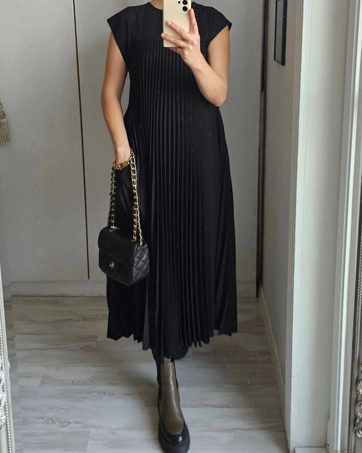 Gwendoline - Pleated Maxi Dress