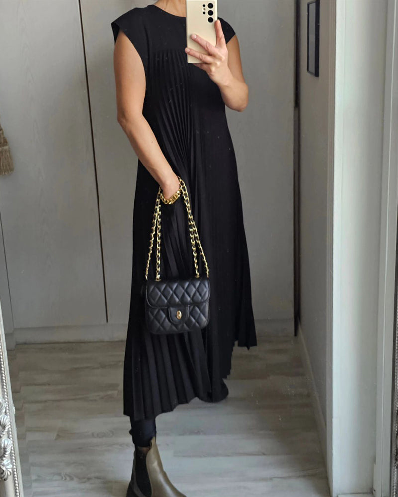 Gwendoline - Pleated Maxi Dress