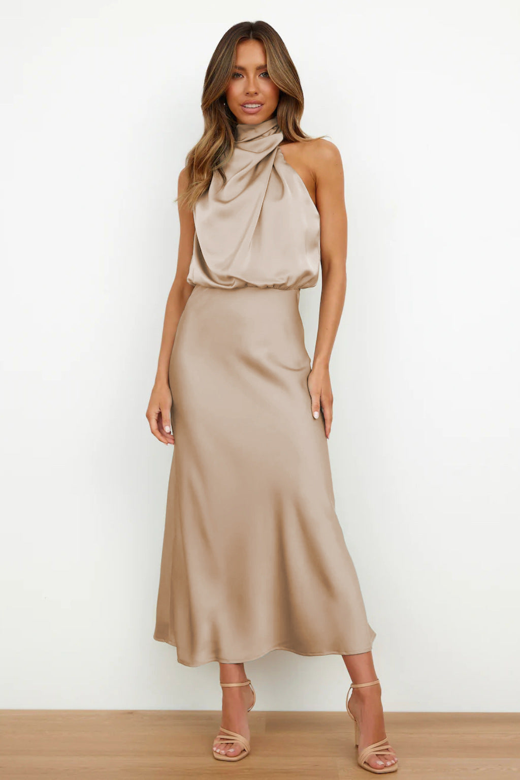 Valeria™ | Long Satin Dress With Neckline